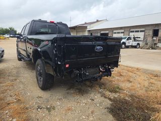 2025 Ford F-350 LARIAT - Exterior Rear Left Corner Image